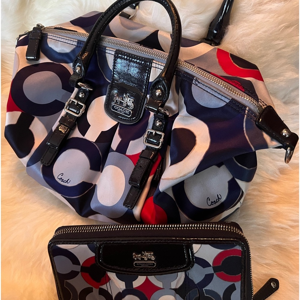 SOLD 🌺 Coach, authentic Hopi art handbag to 1238 with matching full-size wallet